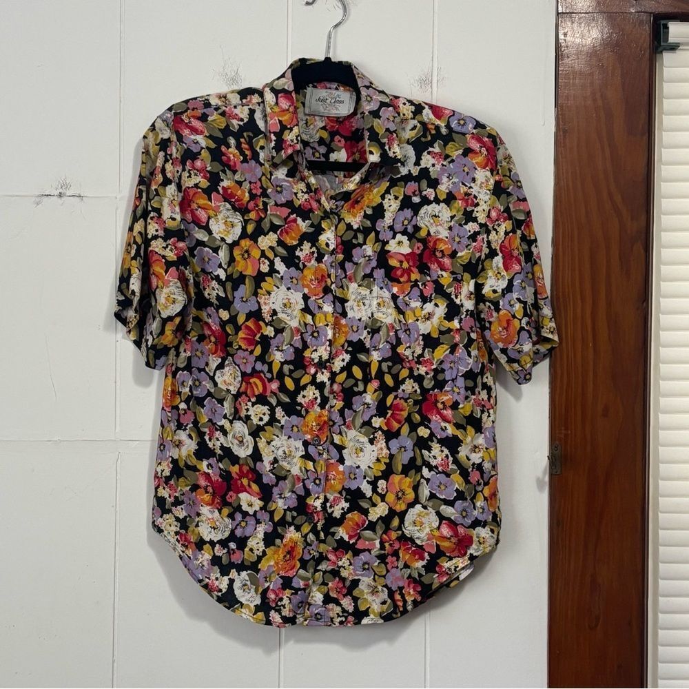 Vintage Just Class Floral Button Down Women’s‎ Shirt Shoulder Pads Size Small